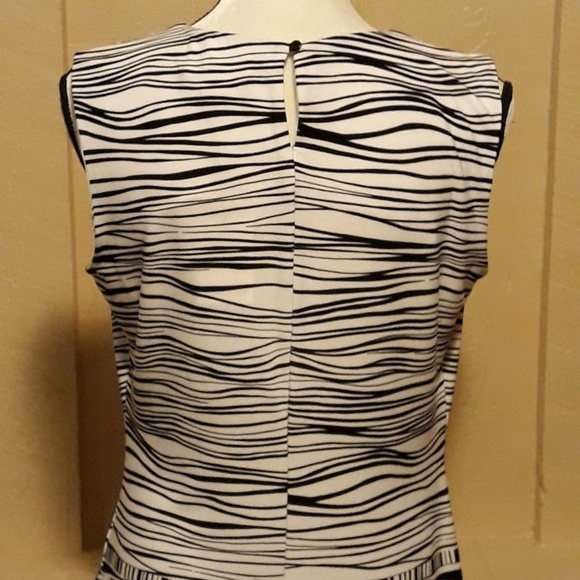 👛2 for $20👛NWT Calvin Klein sleeveless top small - Picture 5 of 8